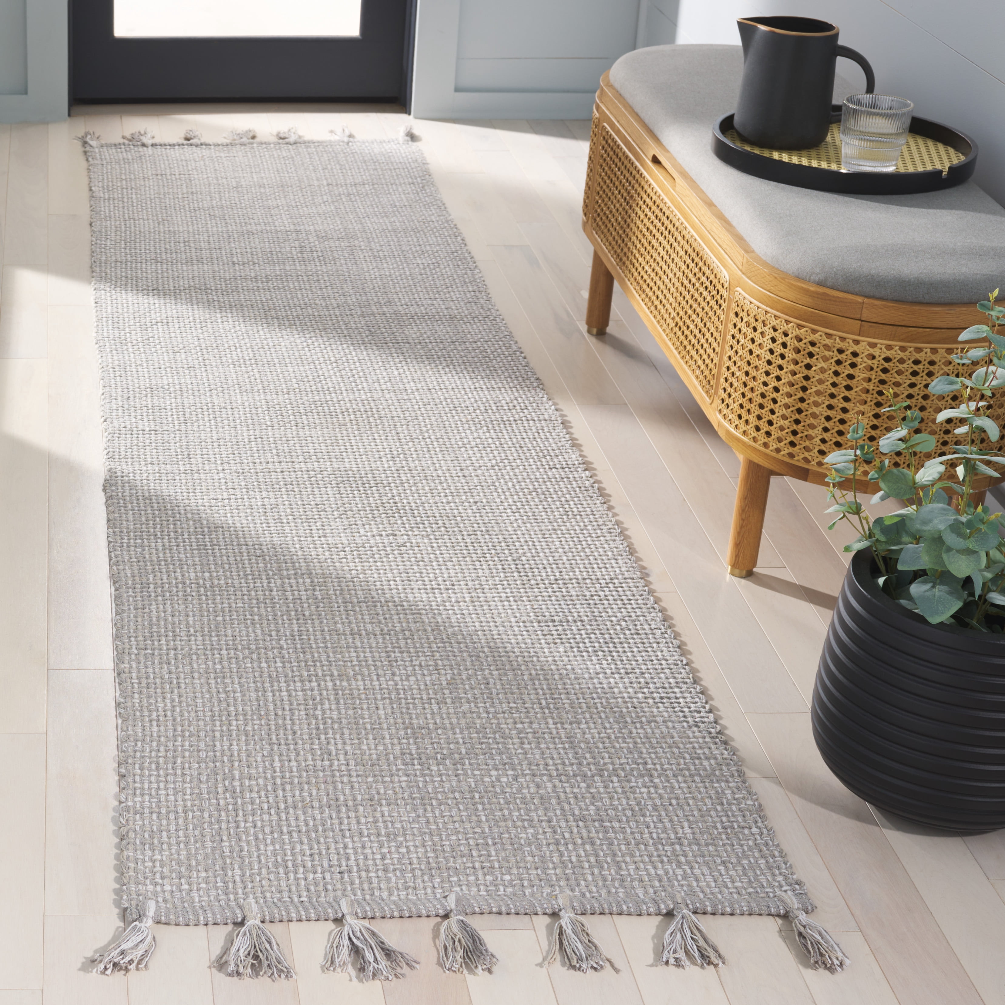 SAFAVIEH Montauk Ombre Solid Runner Rug, Light Grey, 2'3" x 9'