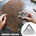 thumbnail image 2 of Juego de 5 cortadores triangulares de acero inoxidable para galletas, dulces y panqueques. Moldes para repostería casera (plateados)., 2 of 7