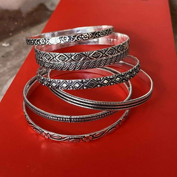 Set off 7 bangles set silver