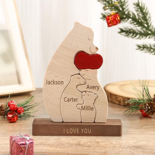 Adorno de oso de madera personalizado: escultura de oso personalizada con 2 a 6 nombres de familia, regalo de decoración del hogar para mamá, abuela, papá (4 nombres)
