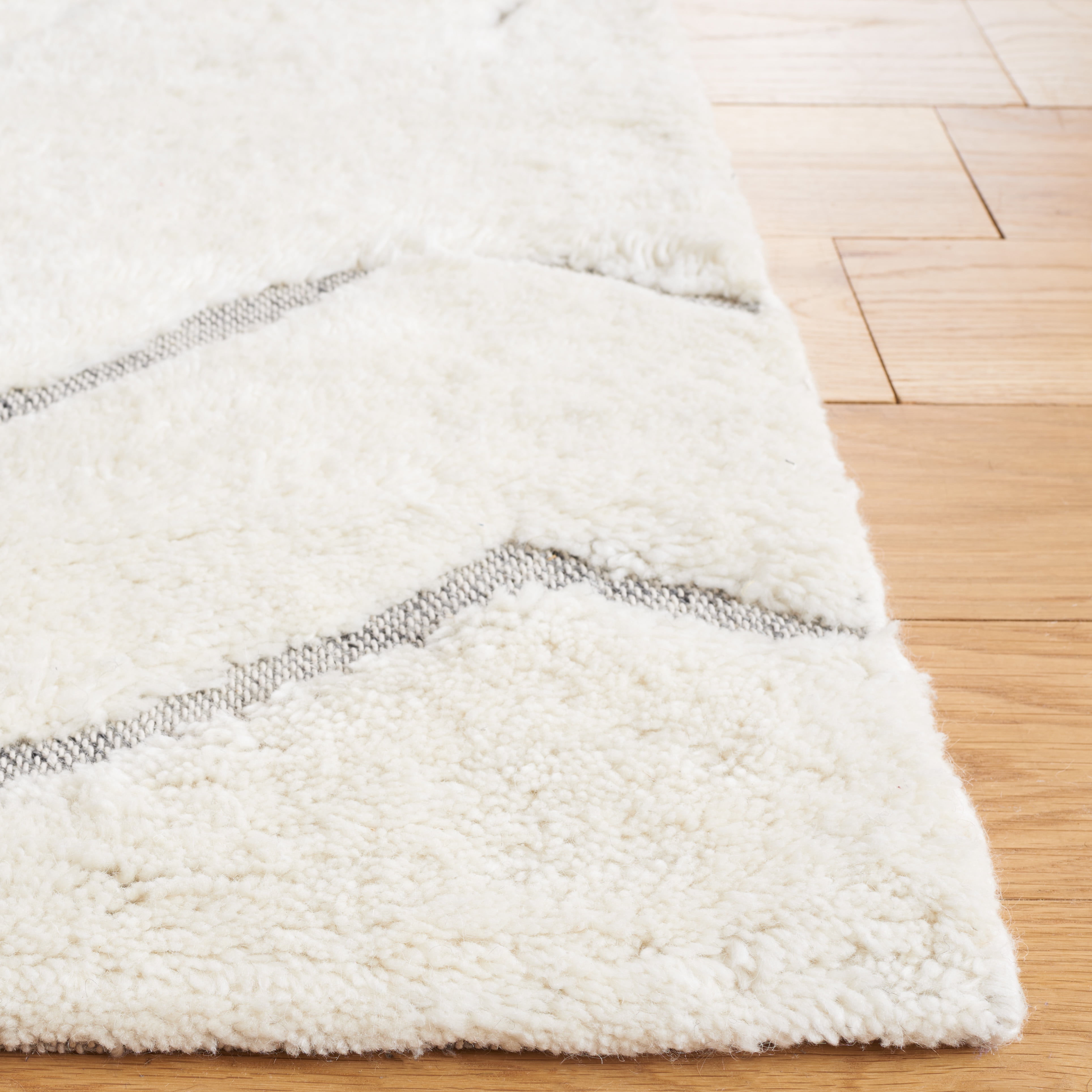 SAFAVIEH Kenya Autumn Diamond Area Rug, Ivory/Gray, 8' x 10'