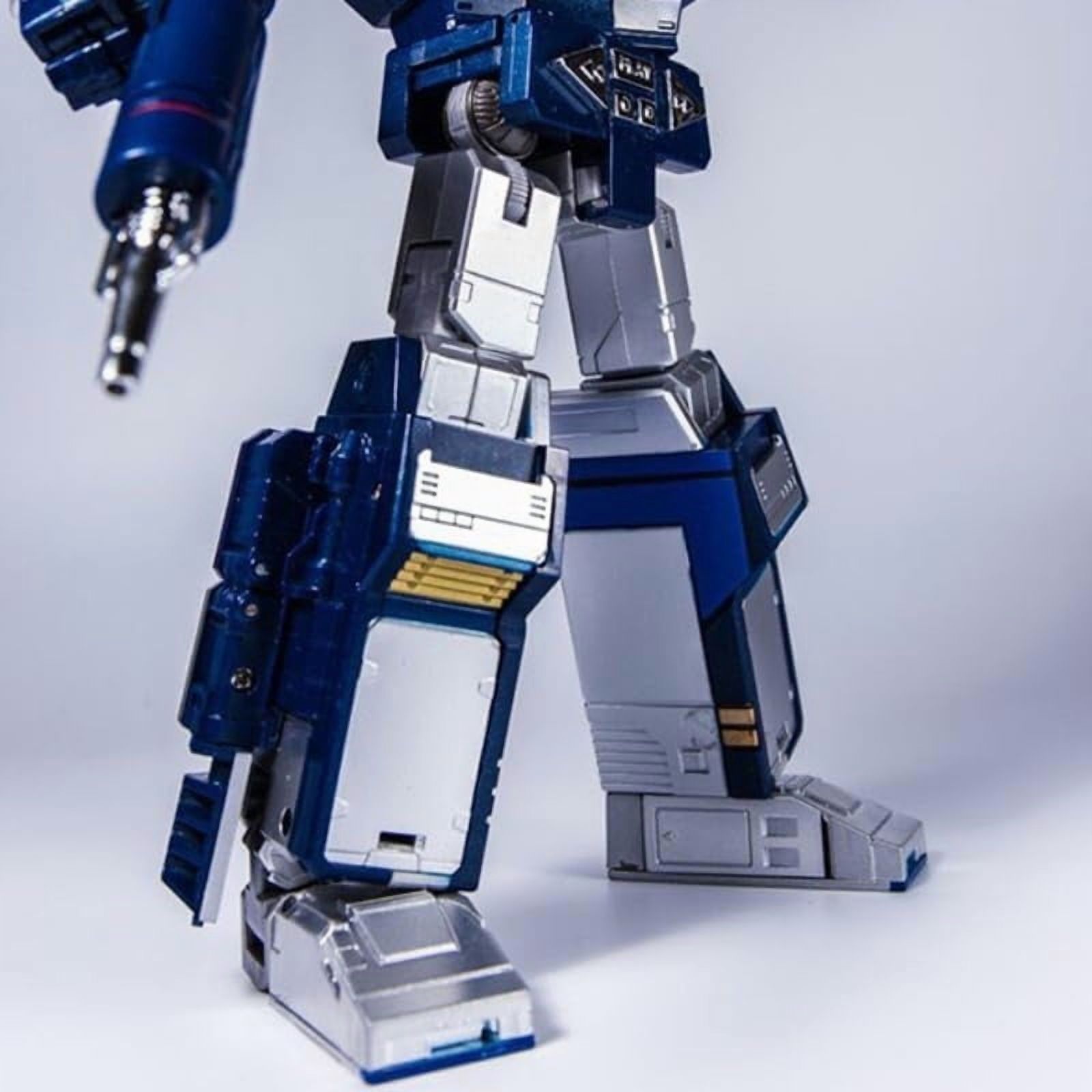 THF01 Soundwave Figure, Standing THF01 Soundwave Anime Figures PVC Characters Decorations Collectible Handicrafts Souvenirs for Anime Fans Gifts