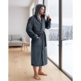 thumbnail image 4 of Albornoz de spa largo de felpa con capucha para hombre de NY Threads, gris, talla L-XL, 4 of 7