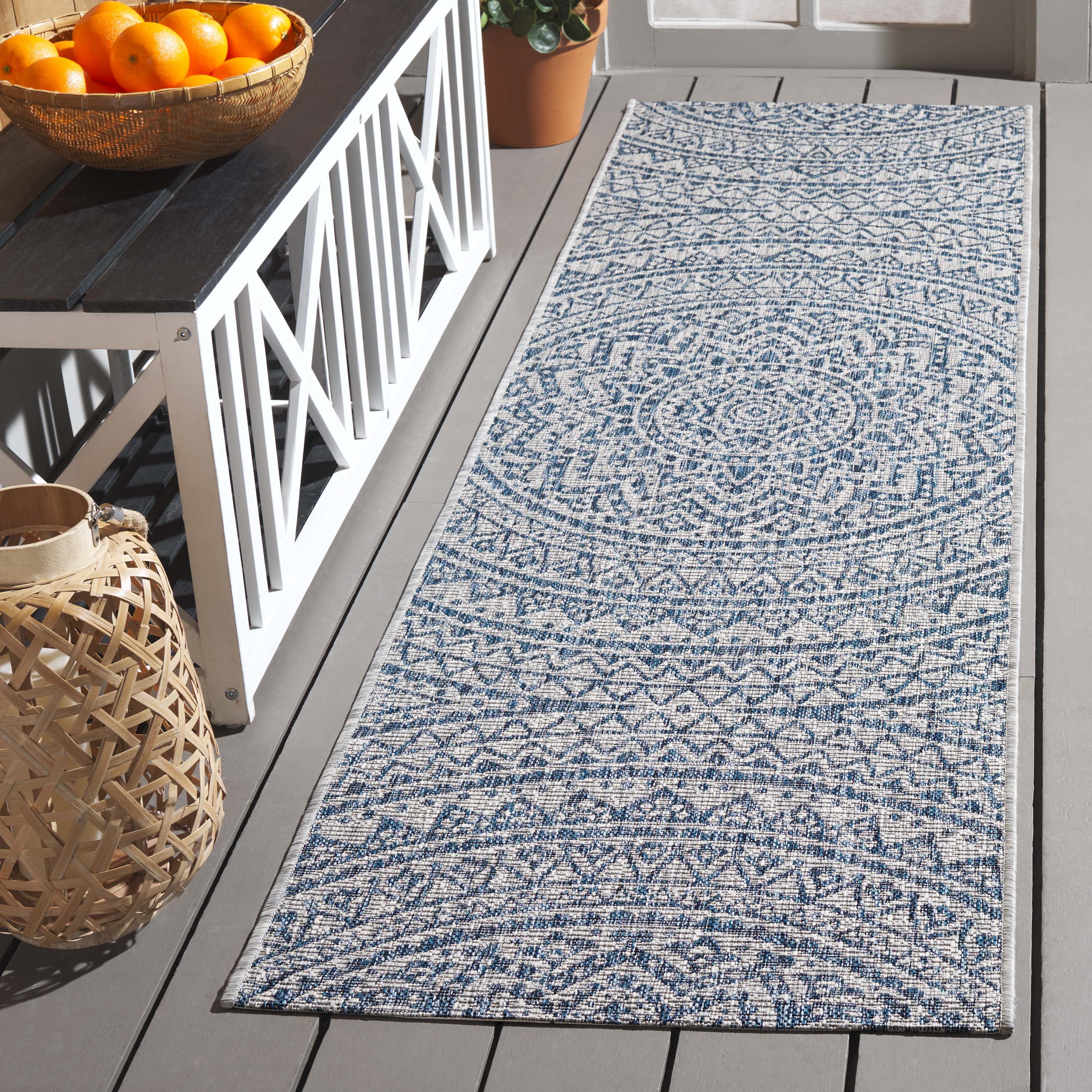 SAFAVIEH Courtyard Josiah Floral Medallion Indoor/Outdoor Runner, 2'3" x 8', Light Grey/Blue