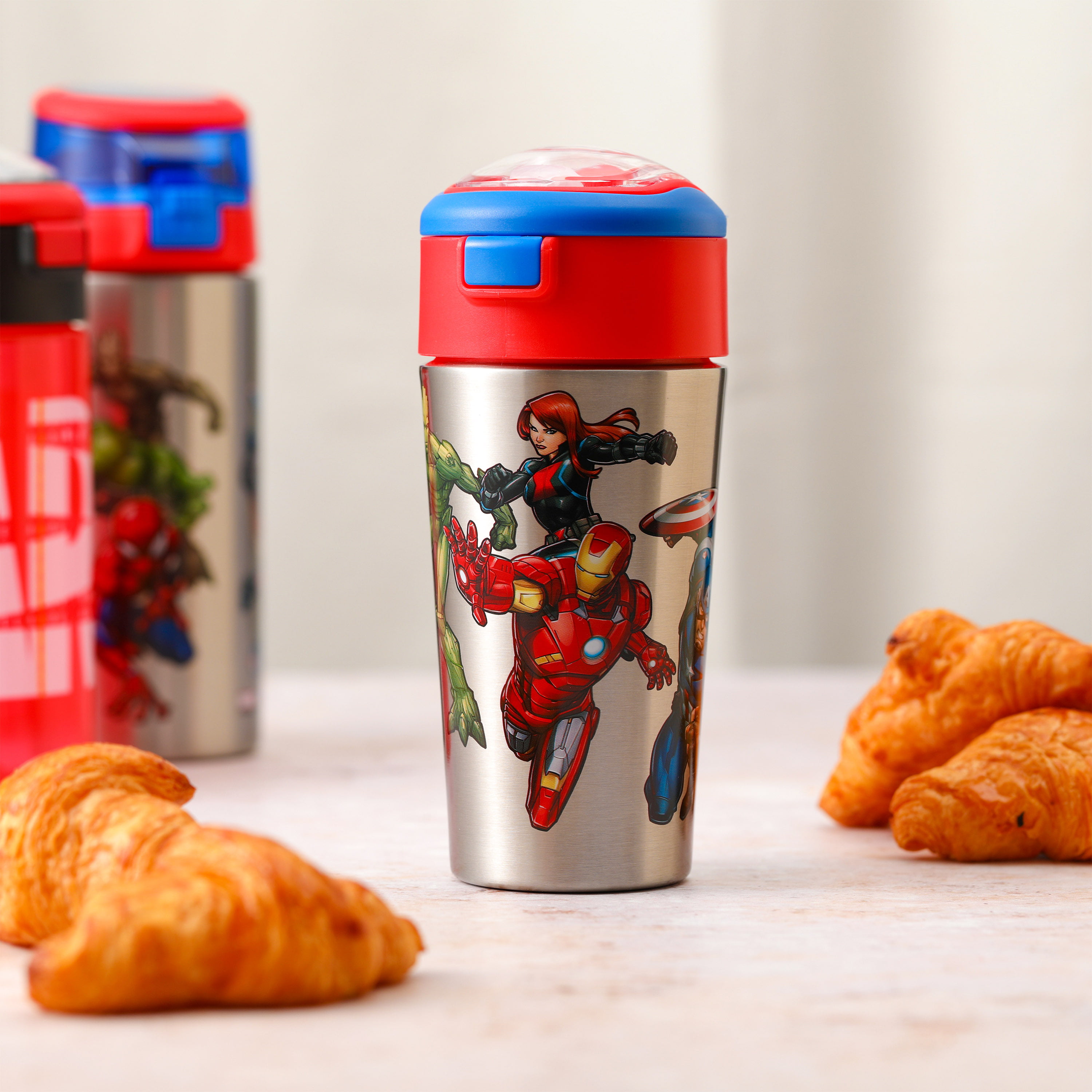 zak! Beacon Insulated Bottle, Marvel Avengers - 20 oz - Durable Stainless  Steel - Double-Wall Vacuum Insulation, Silicone Spout & Push-Button