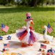 thumbnail image 4 of Traje patriótico del Tío Sam para figuritas pequeñas: disfraz de tela hecho a mano con sombrero de copa a rayas y capa con estrellas., 4 of 6