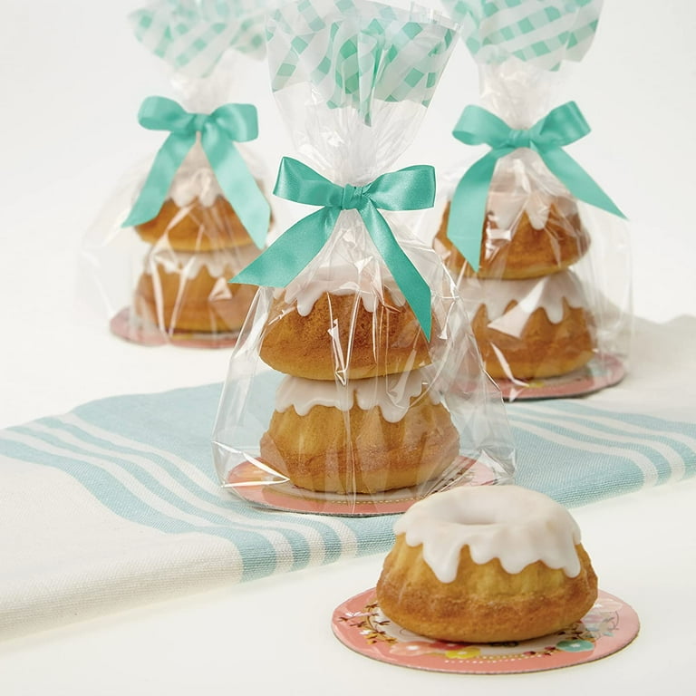Mini Bundt Cake 24 Cake Pan Wilton 24-Cavity Mini Fluted Tube Cake