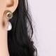 thumbnail image 4 of Pendientes colgantes huecos para mujer, elegantes pendientes tipo botón para fiesta, estilo floral elegante, 4 of 4