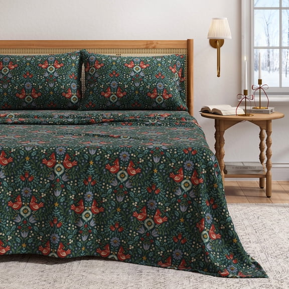 Great Bay Home Holiday Flannel Sheet Set - 100% Turkish Cotton - Double Brushed (Full, Cardinal Garden)
