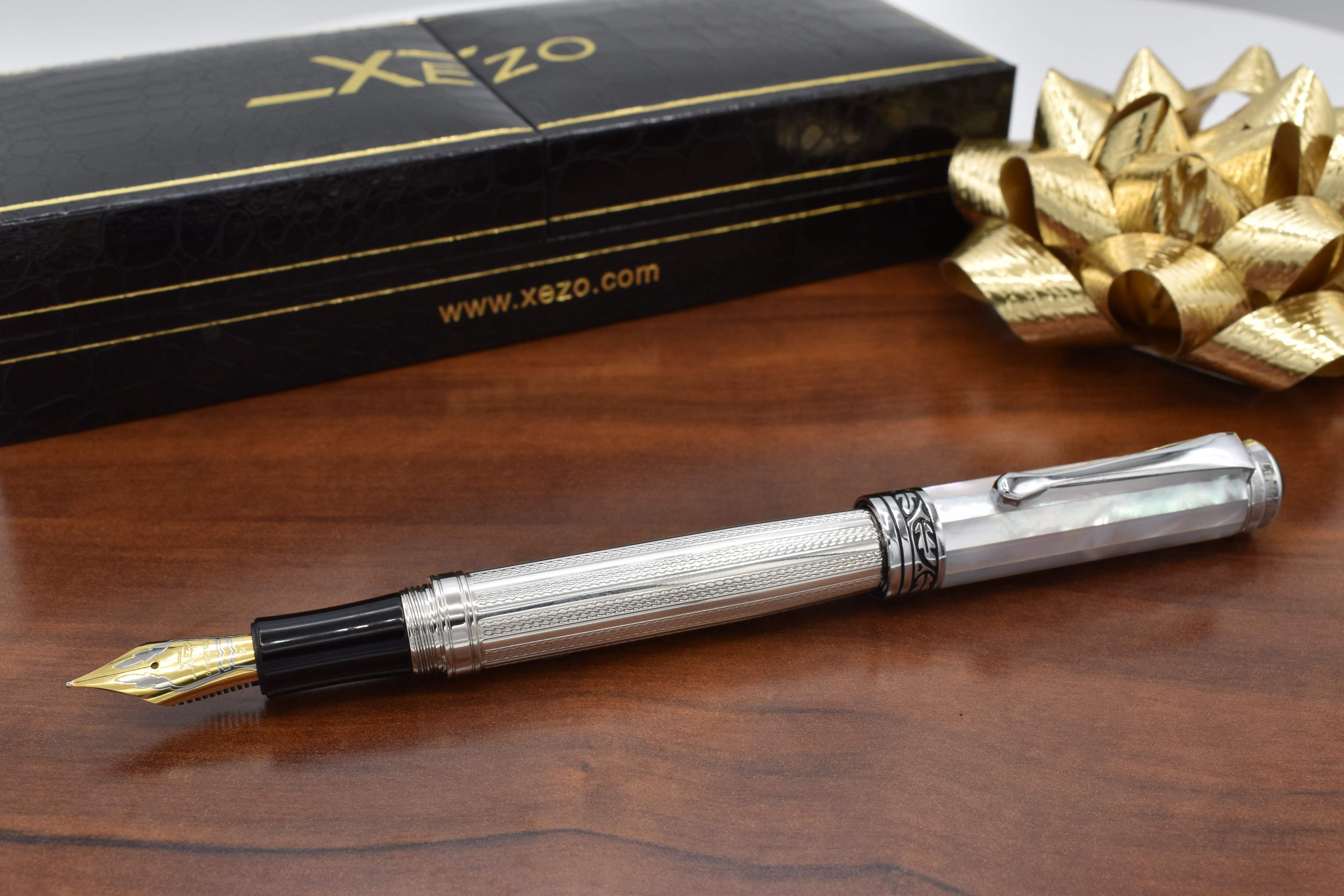 Xezo Xezo Maestro® 925 Sterling Silver Fountain Pen (Medium-Fine 0.45 mm Nib) - Oceanic White Mother of Pearl Cap, Chrome Plated