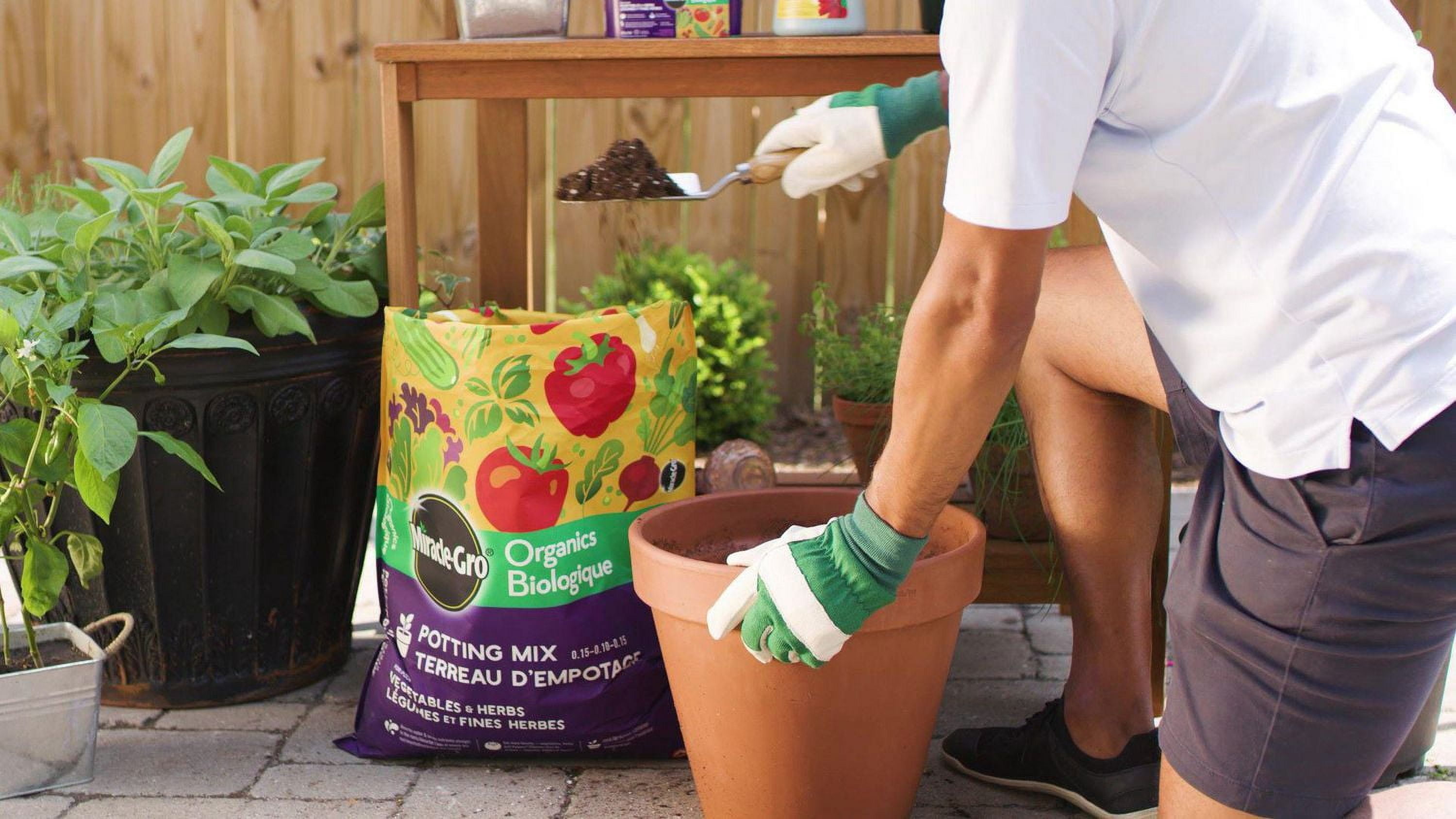 Miracle-Gro Organics Potting Soil Mix 25L