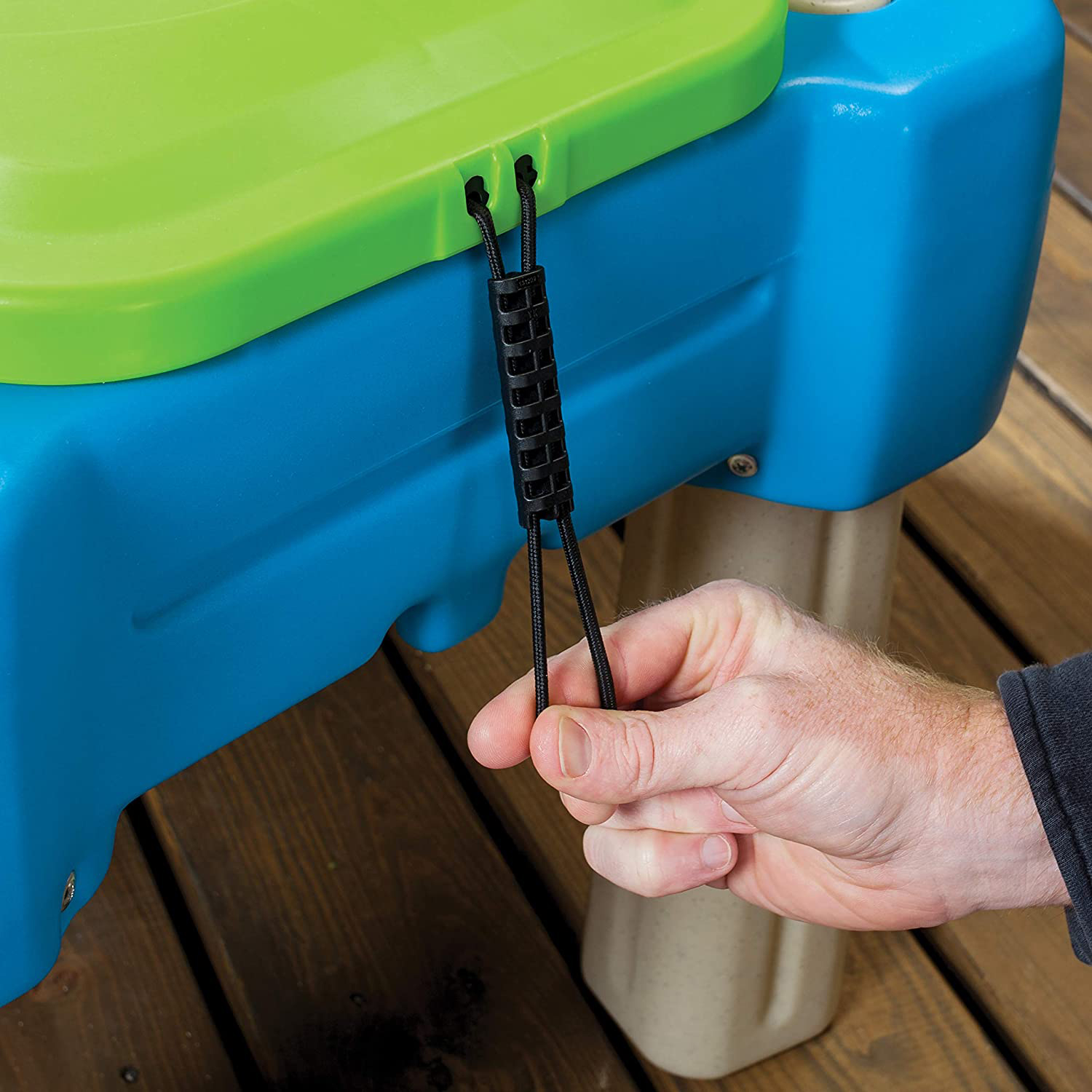 Step2 Cascading Cove Sand and Water Table photo 6