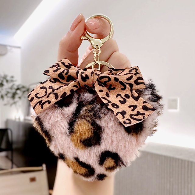 Llaveros con forma de corazón y leopardo para mujer, llaveros con bola de piel sintética de felpa, pompón esponjoso, llavero colgante para coche, llaveros para bolsos de Estudiante