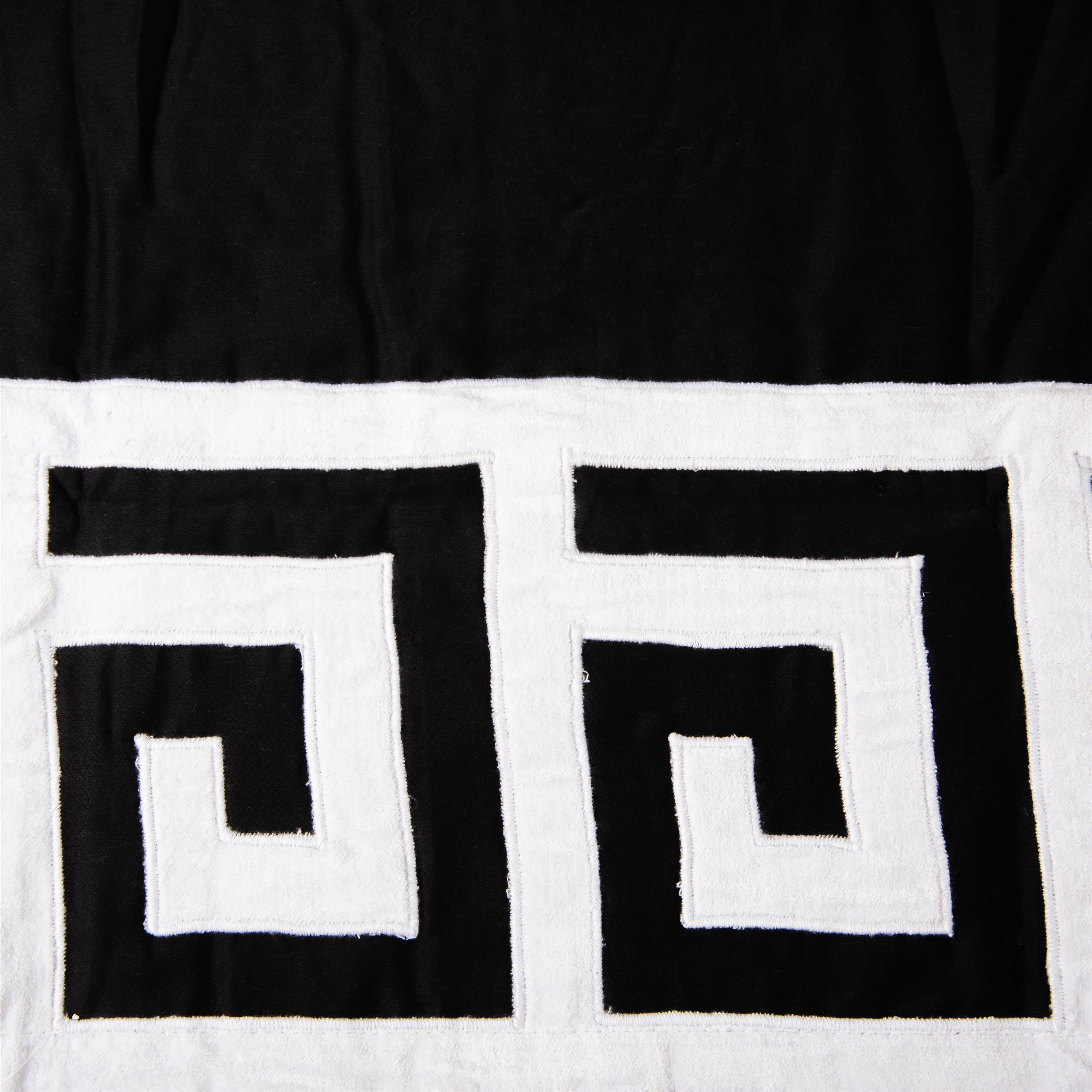 Rizzy Home Adair 26" X 51" Black/White Greek Key Cotton Crib Skirt