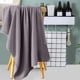 thumbnail image 4 of Toalla de baño de terciopelo para adultos, para hombres y mujeres, gruesa, de secado rápido, grande, absorbente de agua, no se deforma., 4 of 6