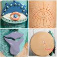 thumbnail image 4 of Maceta Mrlikale con cara abstracta con orificio de drenaje de 16,26 cm, 4 of 7