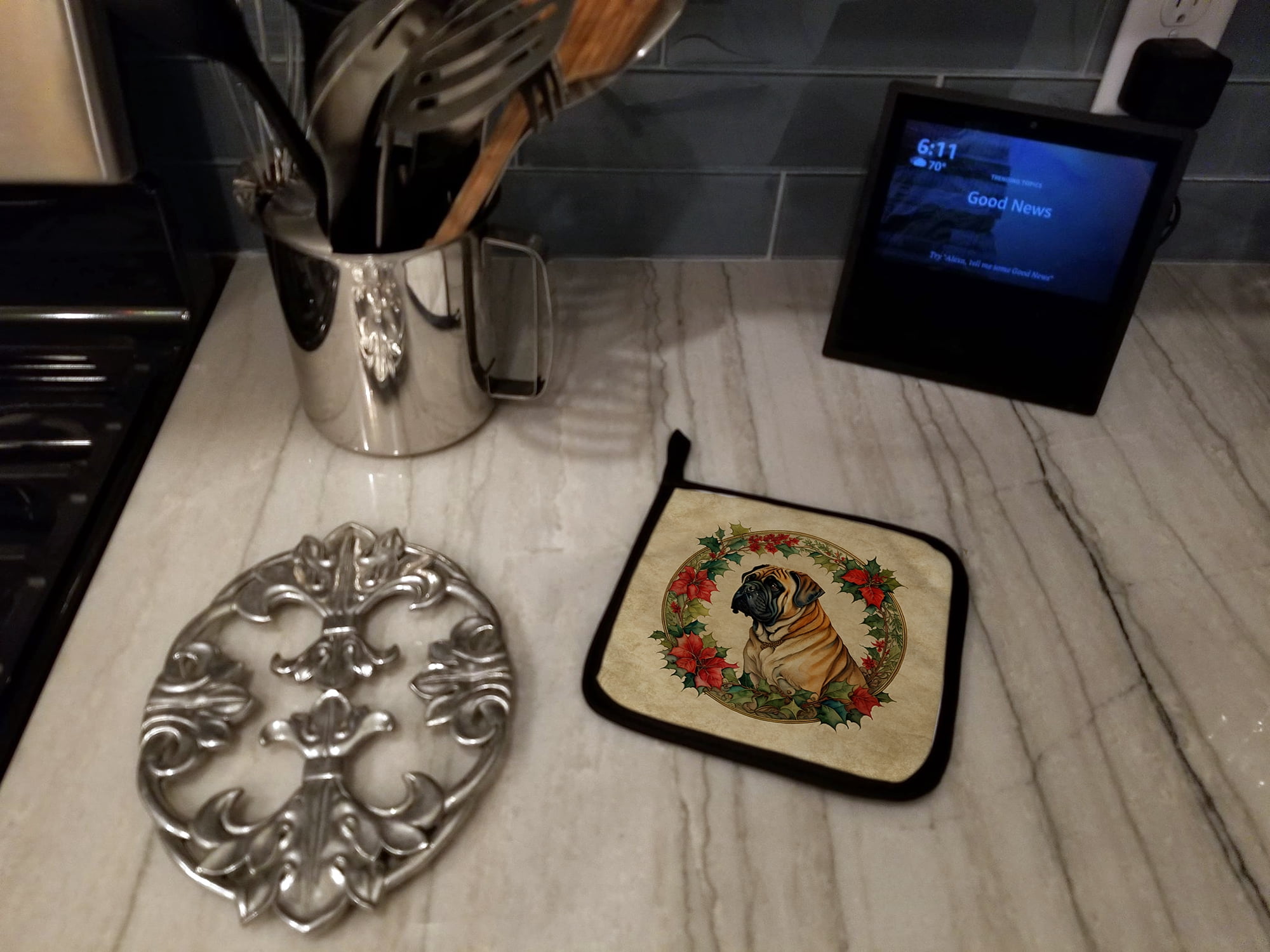 Mastiff Christmas Flowers Pair of Pot Holders 7.5 in x 7.5 in