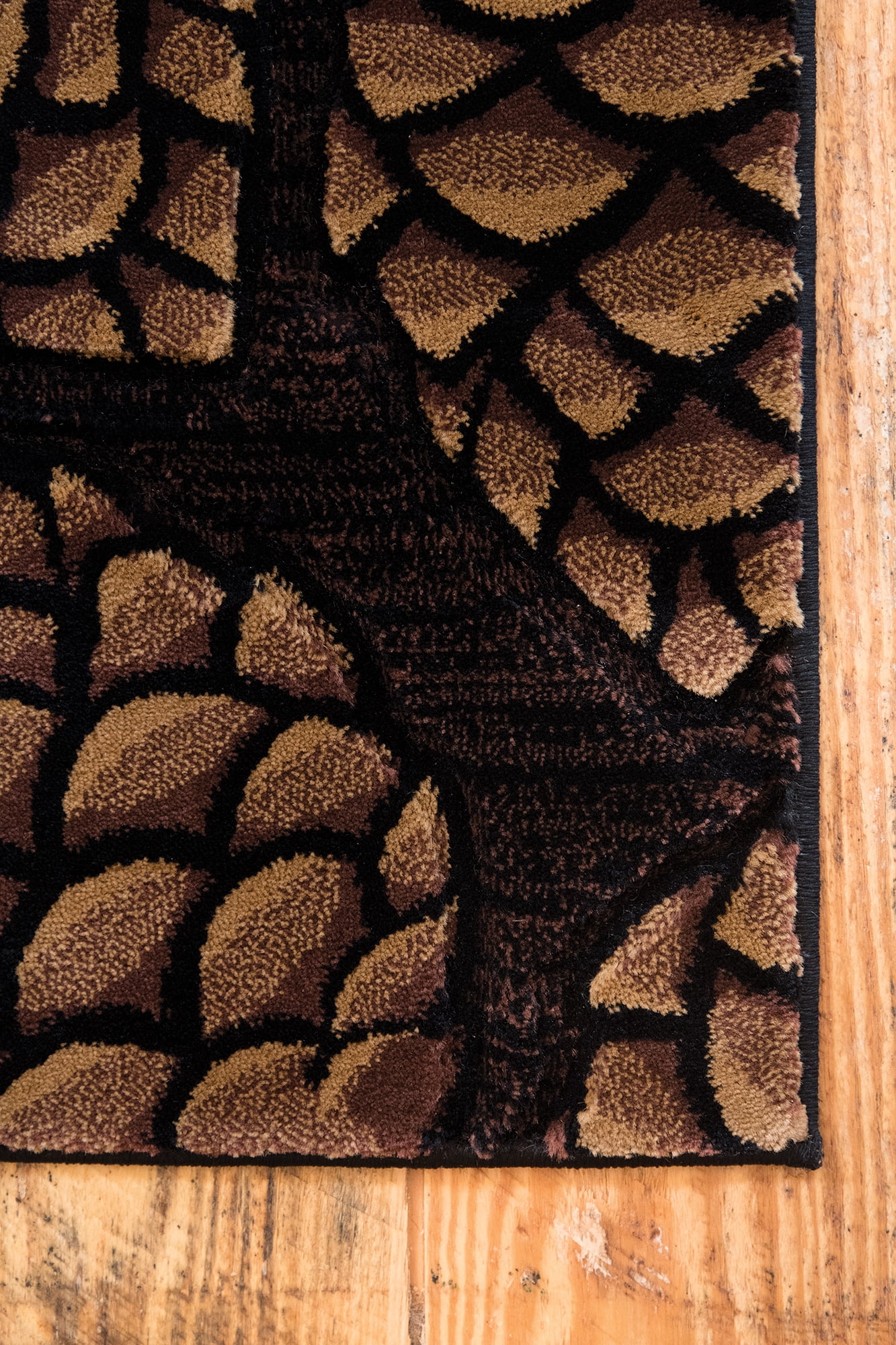 United Weavers Rustic Forest Pine Top Lodge Border Runner Rug, Beige, 2'7" x 7'4"