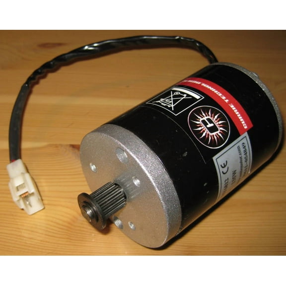 Wind / Hydro Generator - 24V Generator - 8 Amperes - 3300 RPM - 135 Watt Power