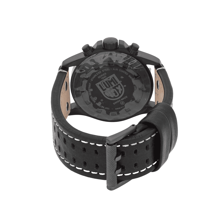 Luminox ブラック イケおじの腕に冴える黒】ルミノックスのブラックアウト世界限定