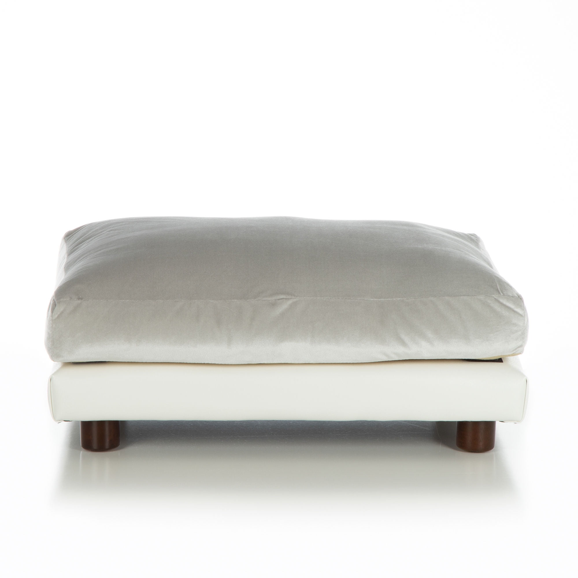 Club Nine Pets Milo Orthopedic Dog Bed, Medium, Silver.