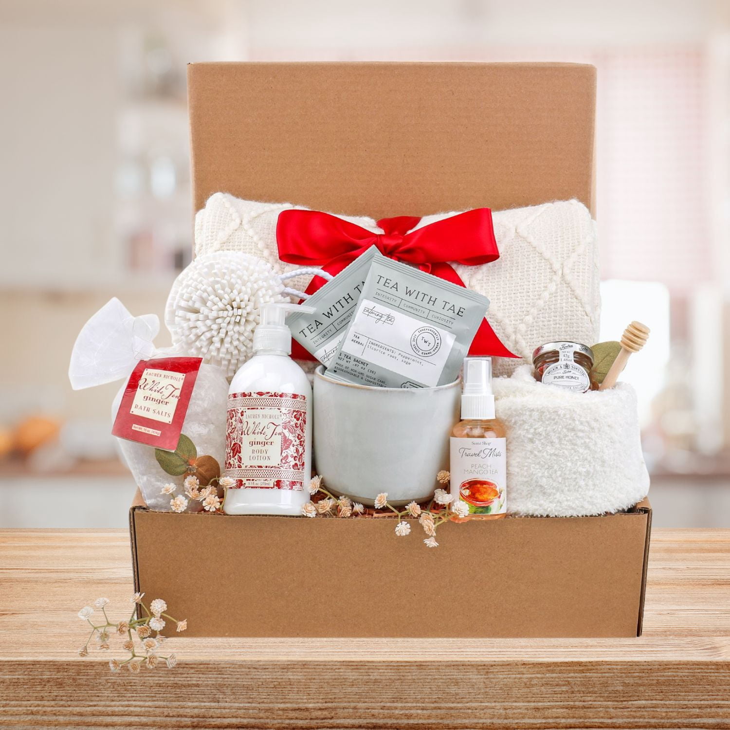 Alder Creek Gift Baskets Thinking of You Gift Box (9 Pieces)