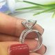 thumbnail image 3 of Anillo de mujer con cruz de circonita de cuatro garras clásico europeo y americano, anillo romántico para el día de San Valentín, 3 of 5