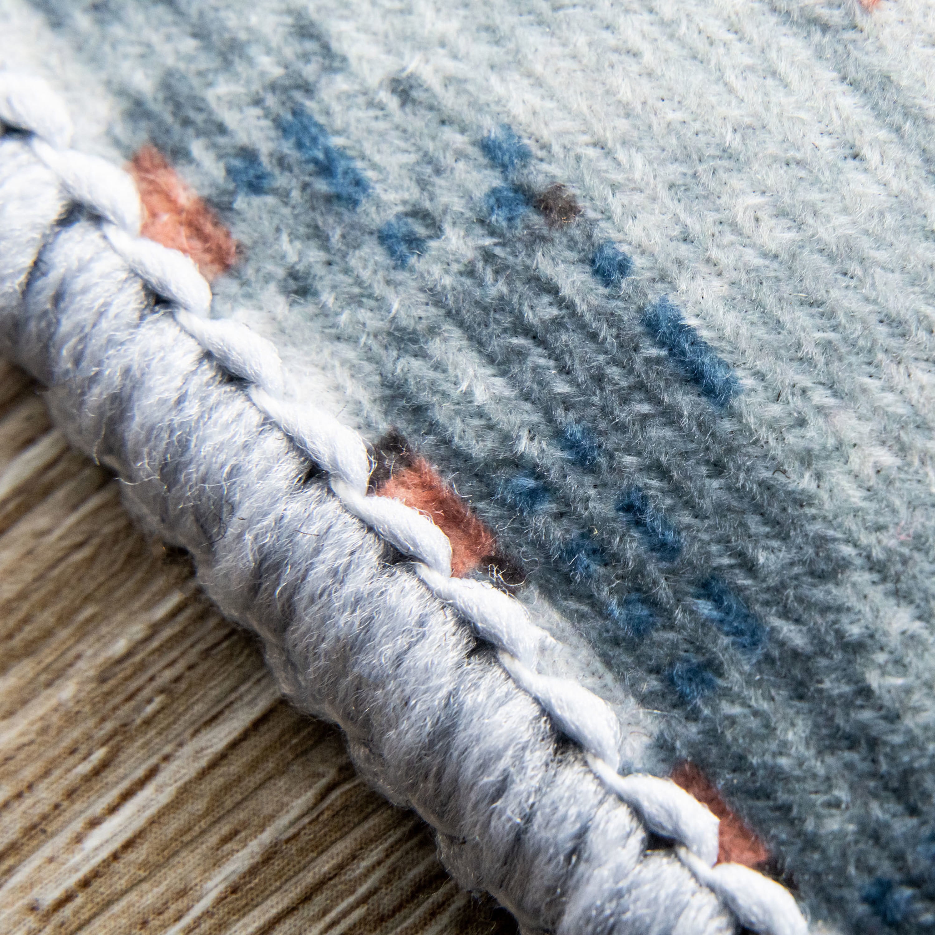 Estate Traditional 5' x 7' Gray and Blue Polyester Indoor Area Rug
