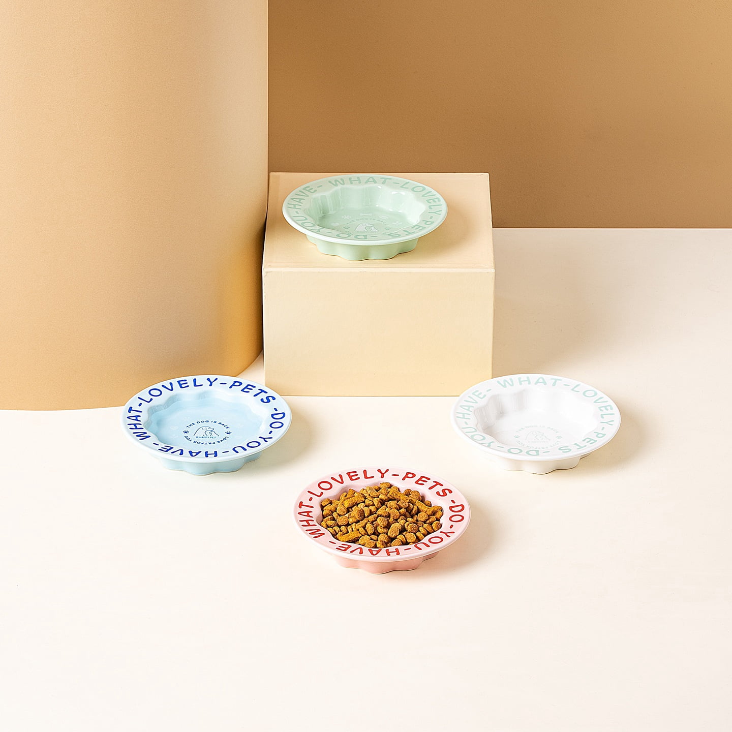 Large Capacity Ceramic Pet Bowl, Anti-Tip Slanted Mouth Bowl, Ant Proof Feeding Basin for Cats and Dogs