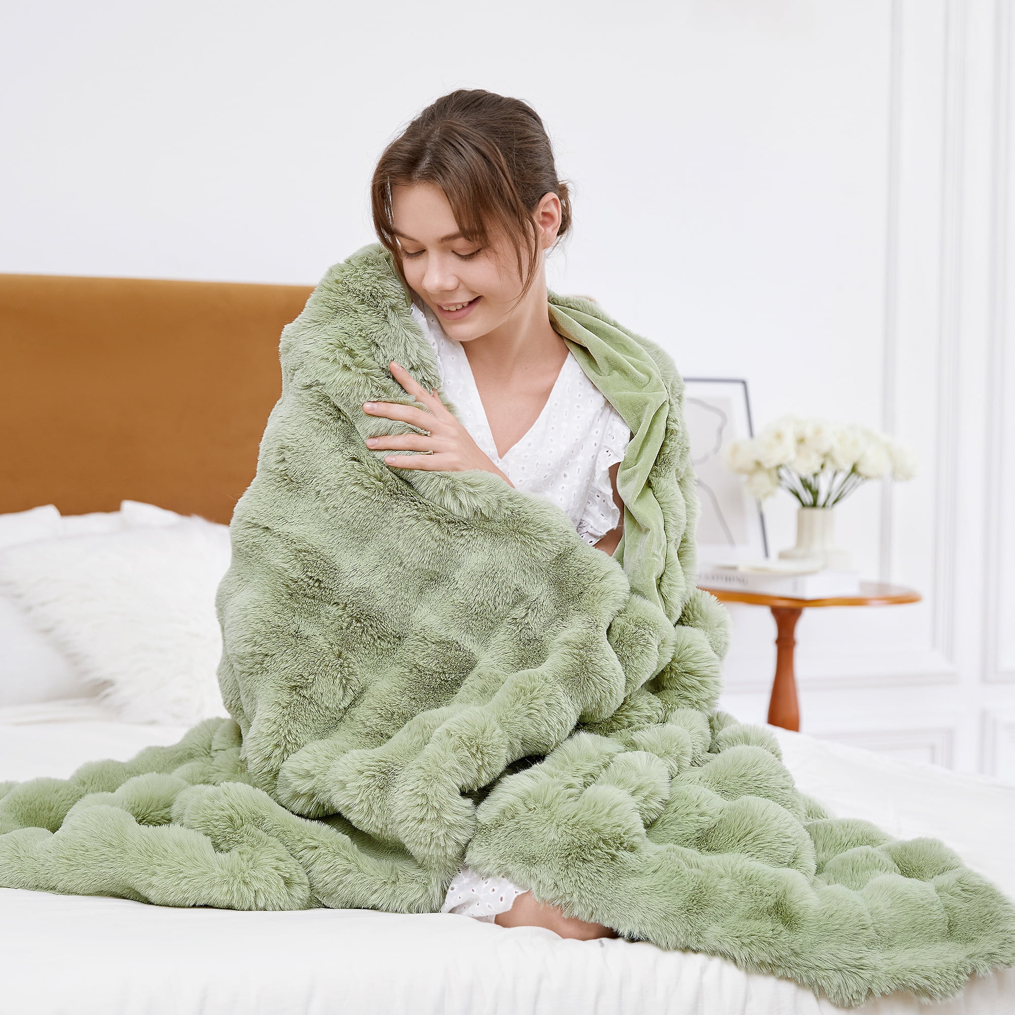 PatPat Throw Blanket for Couch Bed Fleece Plush Fuzzy Faux Fur Home Room Decoration Gift Bubble Soft Green Throws Blankets 50" x 60"