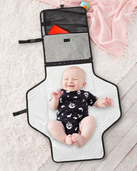 skip hop changing station