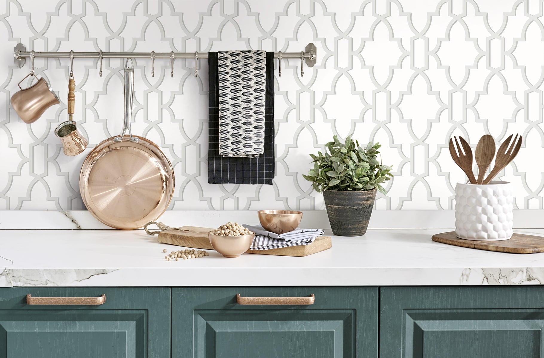 Wallquest, Inc. Luxe Haven Coastal Lattice Peel and Stick Wallpaper Harbor Mist