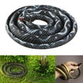 thumbnail image 4 of Juguete de serpiente falsa realista de goma grande de 47'' para accesorios de jardín y bromas prácticas. Blanco negro, 4 of 8