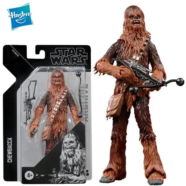 en stock hasbro star wars the black series archive chewbacca han solo luke figura de acción escala de 6 pulgadas juguete de modelos coleccionables figura de Chewbacca 6 pulgadas en empaque original a la izquierda y figura articulada fuera del blister a la derecha; cuerpo alto con pelaje texturizado marrón, bandolera y bolsa de hombro, arbaleta bláster y accesorios visibles, material PVC, vista frontal 3/4 sobre fondo blanco; adecuada para exhibición en vitrina de coleccionistas.