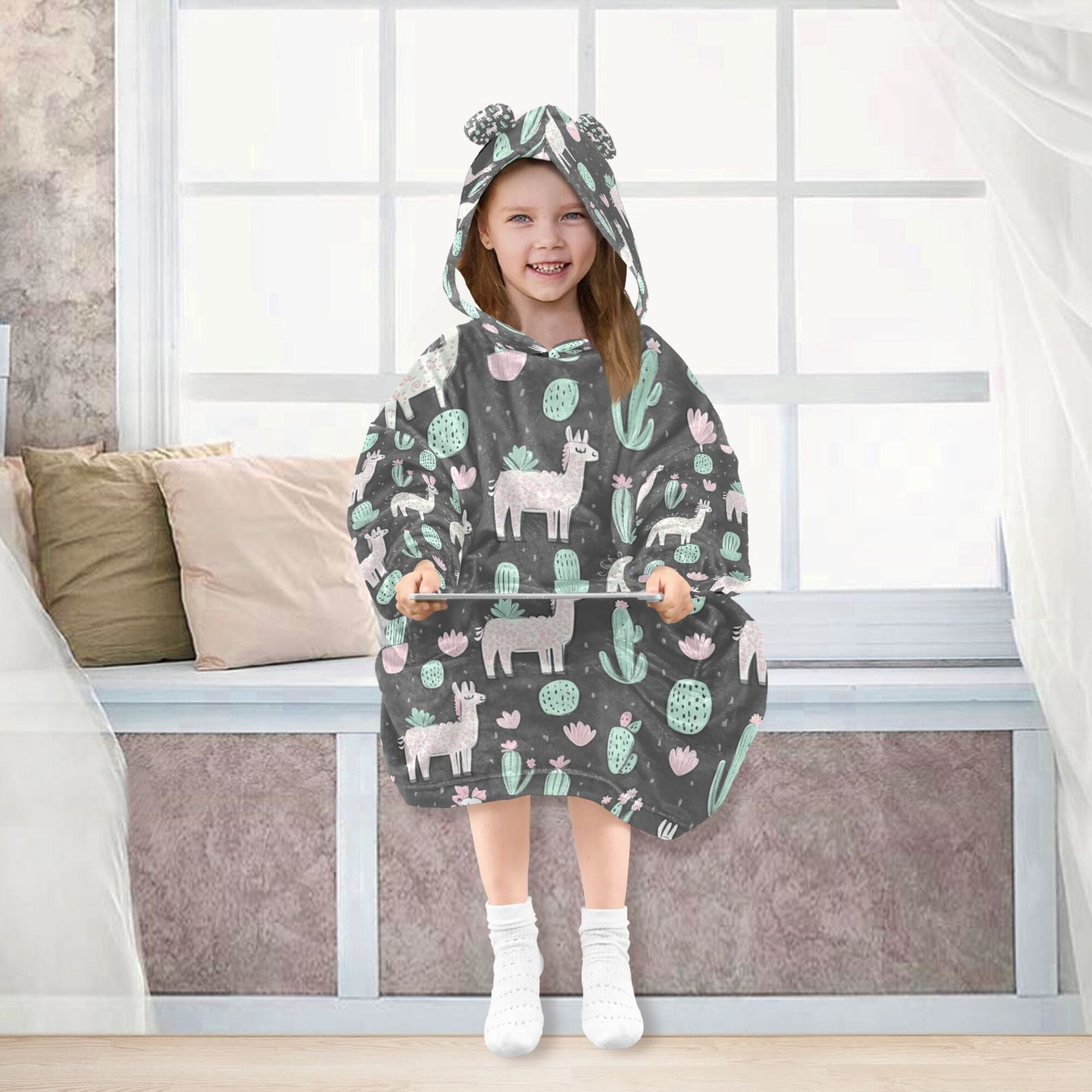 FORMRS Wearable Blanket Hoodie with Sleeves for Kids Cozy Flannel Sweatshirt, Cute Llamas Pattern