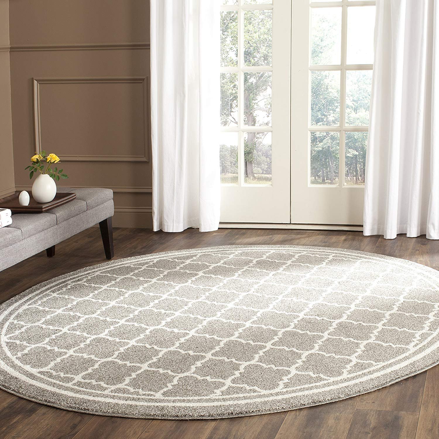 Safavieh Amherst Collection AMT422R Moroccan Trellis Area Rug, 7' Round
