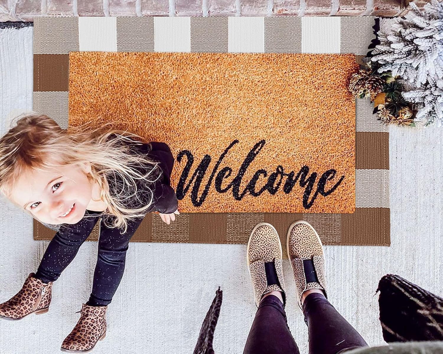 HearthHarmony Buffalo Plaid Area Rugs 2x3 Ft Coffee and White Checkered Rug Washable Front Door Mat Hand Woven Cotton Outdoor Rug Small Rug for Front Porch Kitchen Entryway Patio Bathroom