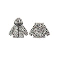 thumbnail image 2 of Chaqueta infantil con bolsillos, estampado de camuflaje, cierre de cremallera frontal, capucha y manga larga., 2 of 9