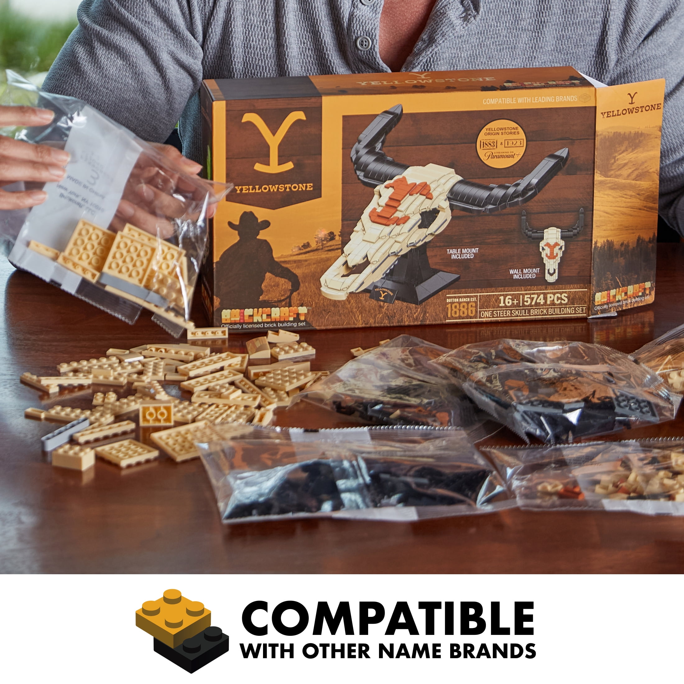 Brickcraft Yellowstone Steer Skull Building Kit (574-Plastic Piece Set), Rustic Ranch Décor Display, Cow Skull Model Creative Building Set