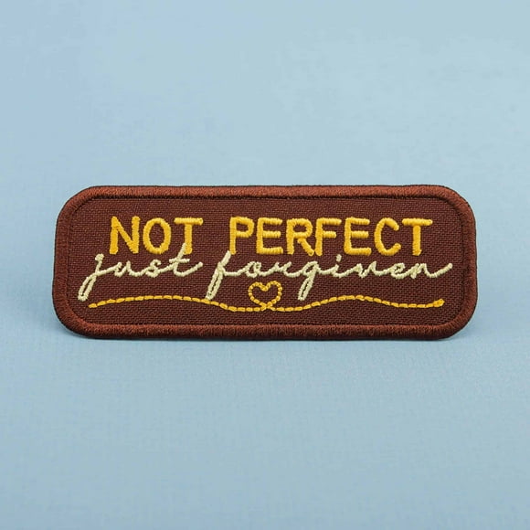 EmbroVerse Pas Parfait Just Pardon Patch – Patchs Brodés à Repasser – 3.5 x 1.3 Pouces (8.8 x 3.3 cm)