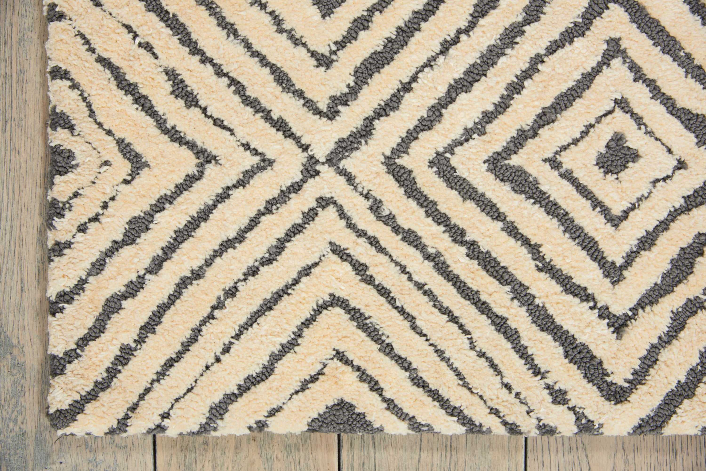 Nourison Modern Deco Modern Geometric Grey/Ivory 3'9" x 5'9" Area Rug, (4' x 6')
