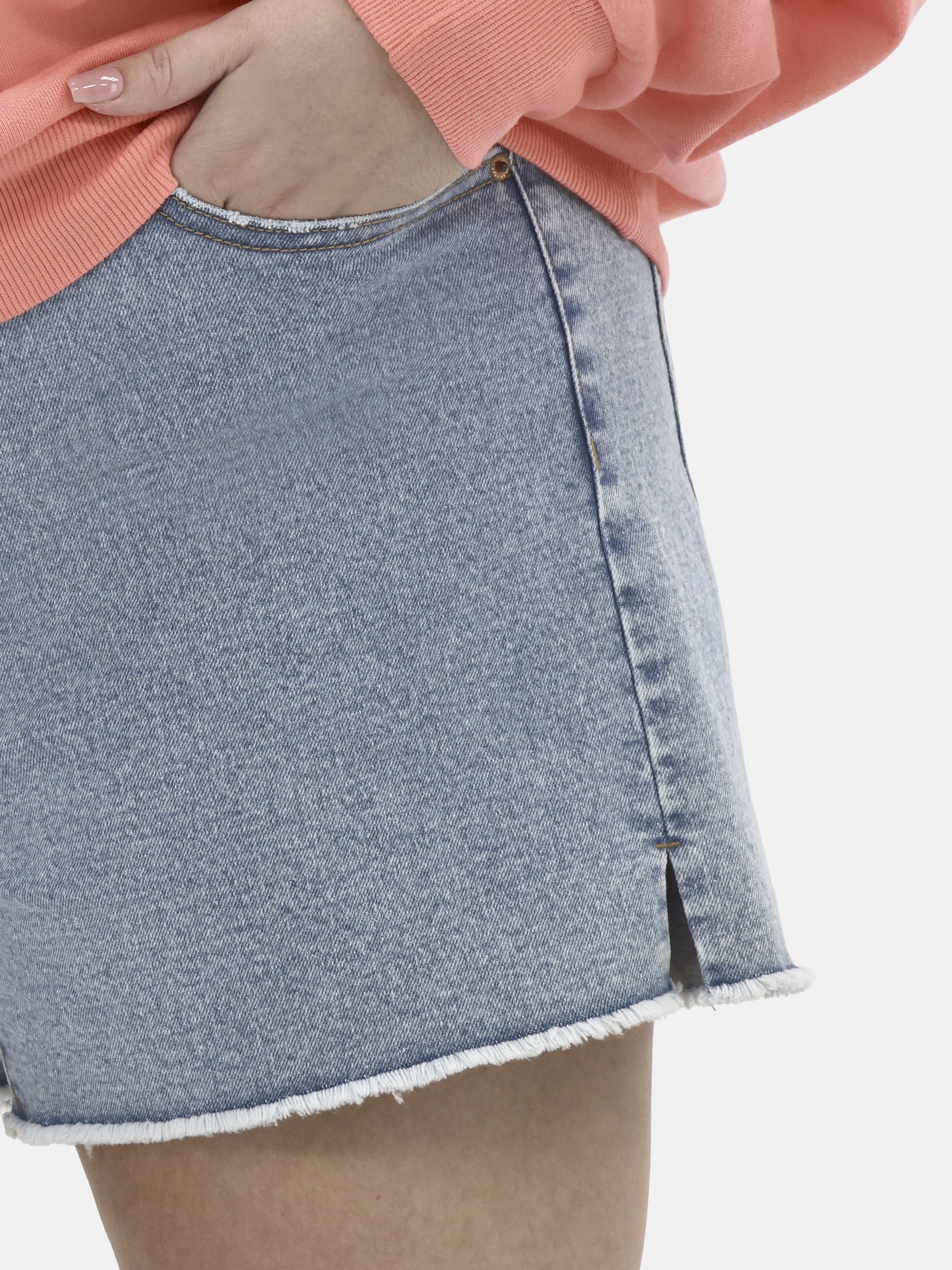 No Boundaries Women's Mid Rise Denim Short, Sizes 2-26W