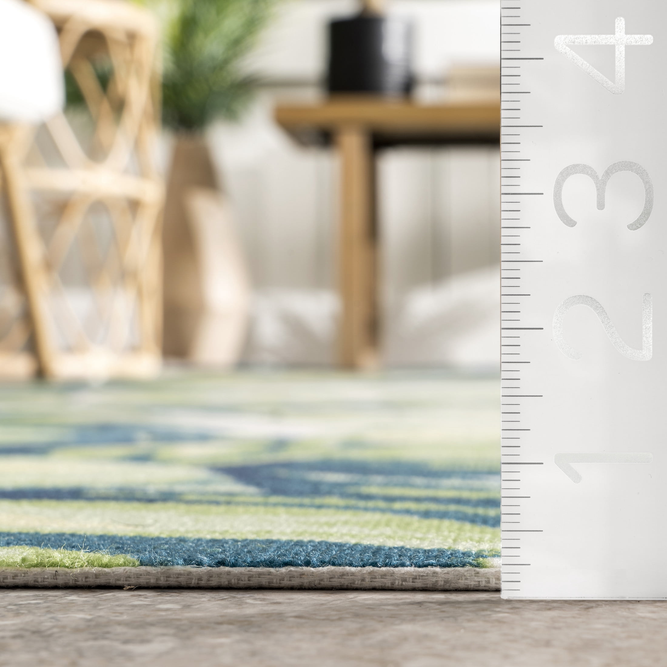 nuLOOM Lisa Floral Indoor/Outdoor Area Rug, 3' x 5', Lisa Green Multicolor