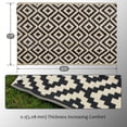 thumbnail image 2 of Alfombrillas reversibles SAND MINE de plástico con pajita negra y beige, 2 of 7