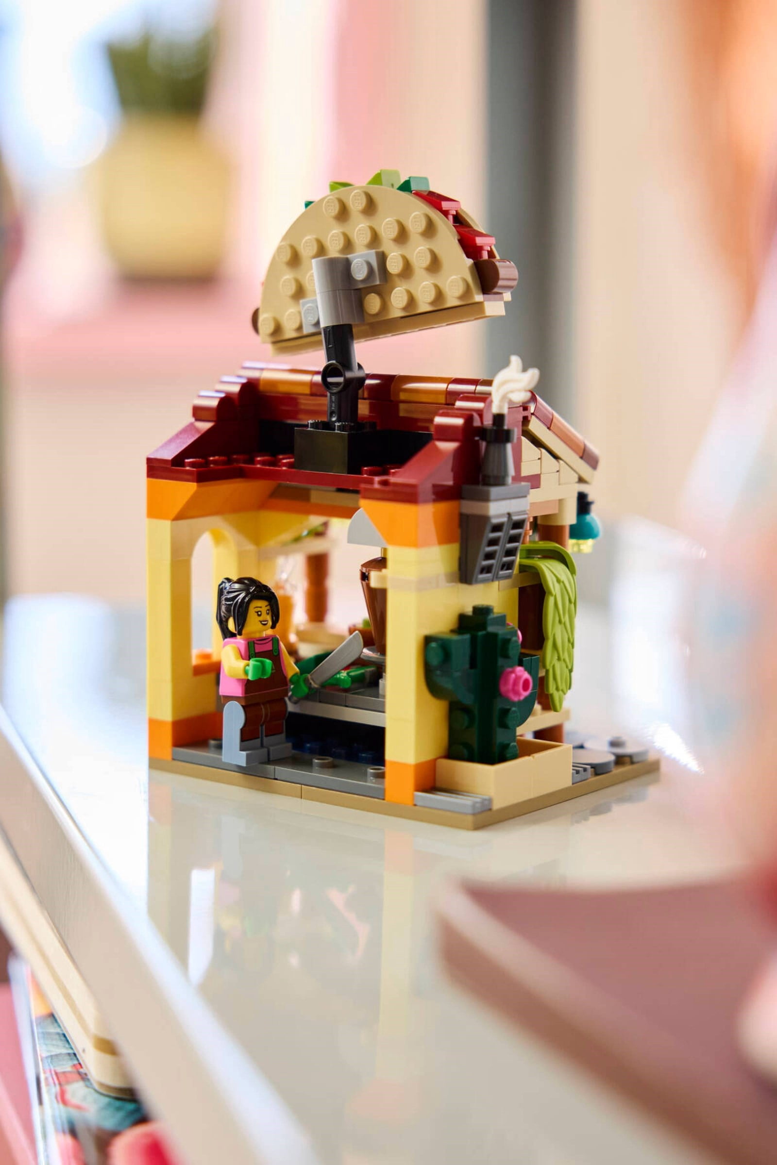 LEGO Restaurants of the World Mexico – 327-Piece Taco Shop Taqueria Building Set, Minifigure & Cactus, Collectible Food Display Model Gift – 40907