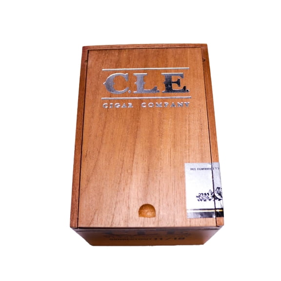 C.L.E. Connecticut 11/18 Empty Wood Cigar Box 6.5" x 4.75" x 4.5"