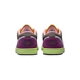thumbnail image 4 of Tenis Nike para Hombre Air Jordan 1 Low SE Oil Grey, 4 of 5