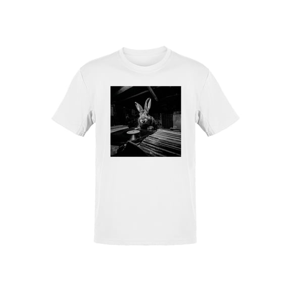 Vinyl Vibes: Bunny and Records Men's T-shirt