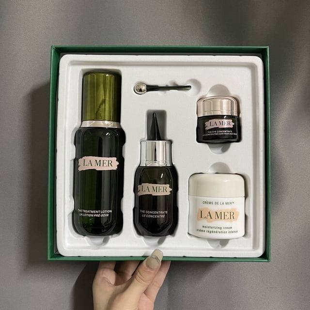 LA MER Juego De Cuatro Piezas Activando Y Hidratante Crema Facial Mágica Esencia Concentrada Caja Gao Jinjia unisex