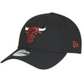 thumbnail image 1 of New Era 9Forty Chicago Bulls Casquette de la Ligue - Noir, 1 of 5